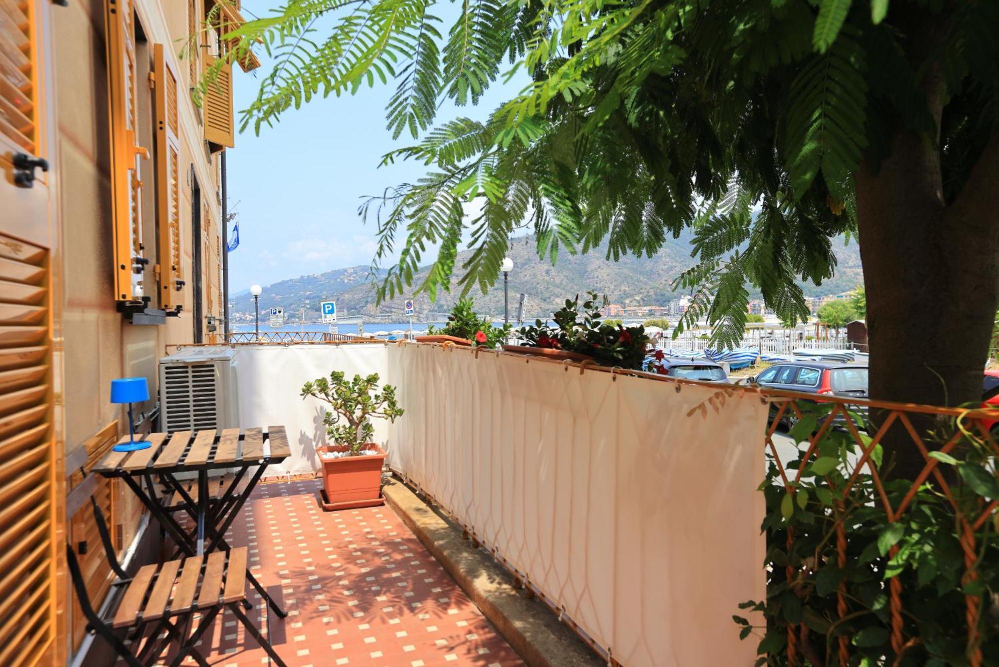 Adamaina - Sea View Apartment With Private Garage Sestri Levante Exteriör bild